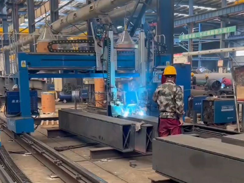 箱型柱自動(dòng)焊設備